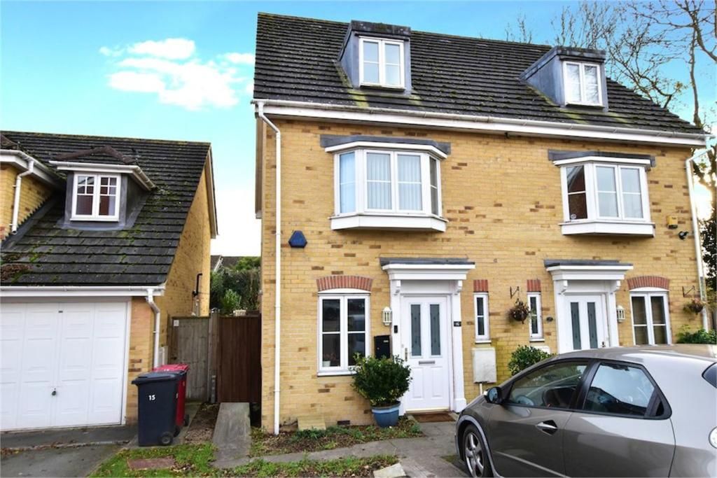 3 bed town house to rent in Broomfield Gate, Slough SL2 Zoopla