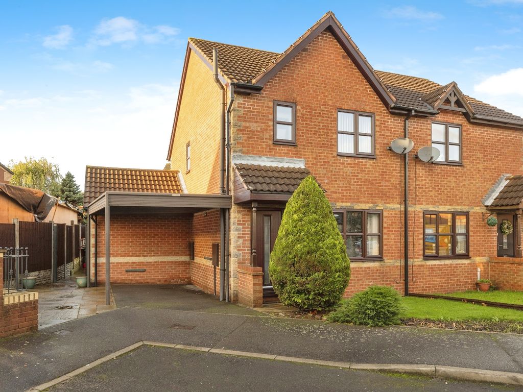 3 bed semidetached house for sale in Orchard Close, Kirk Sandall