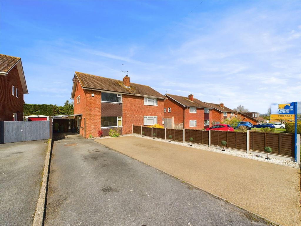3 bed semidetached house for sale in Springbank Road, Cheltenham