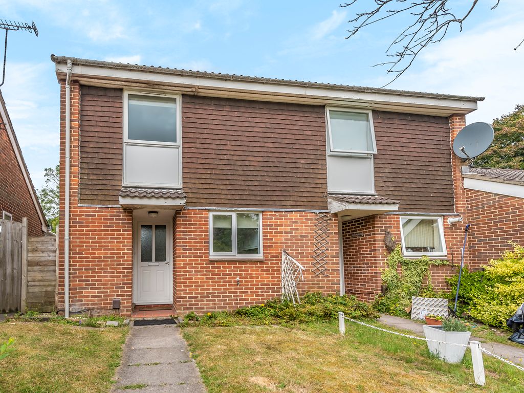 Room to rent in Elder Close, Badger Farm, Winchester, Hampshire SO22