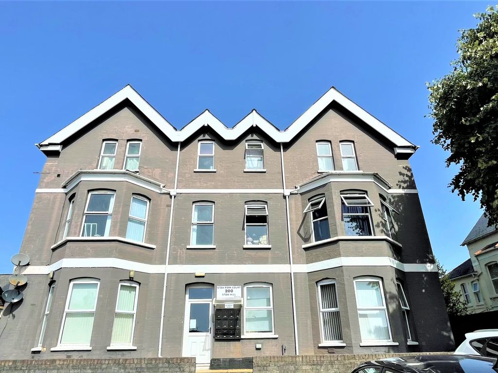 2 bed flat to rent in Stow Park Court, Stow Hill, Newport NP20, £675