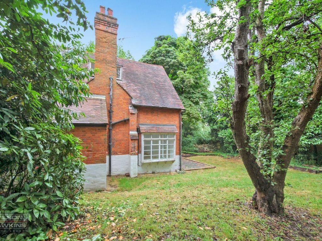 3 bed detached house for sale in Grove Hill, HarrowOnTheHill, Harrow