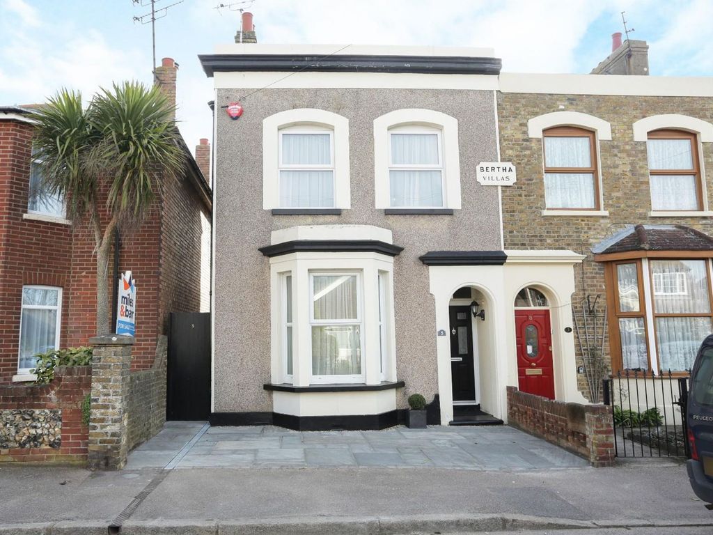3 bed semidetached house for sale in Queen Bertha Road, Ramsgate CT11