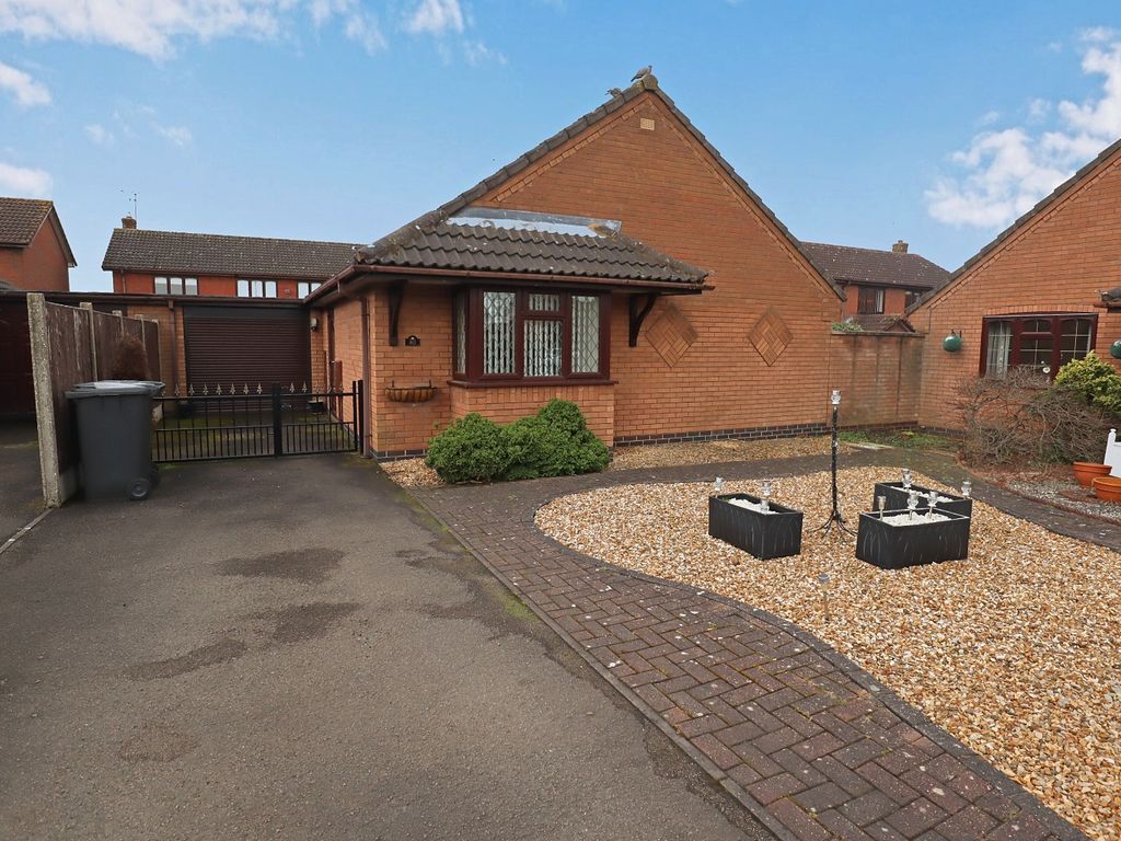 2 bed detached bungalow for sale in Norwich Close, St Nicolas Park