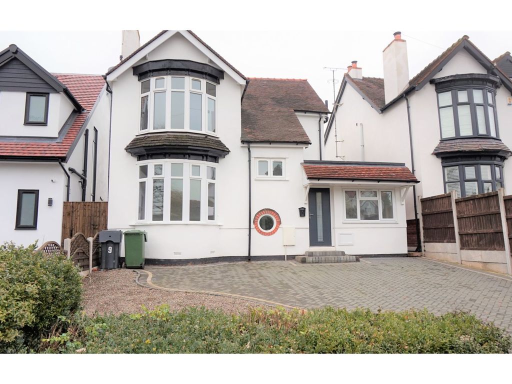 3 bed detached house for sale in Worcester Road, Hagley, Stourbridge