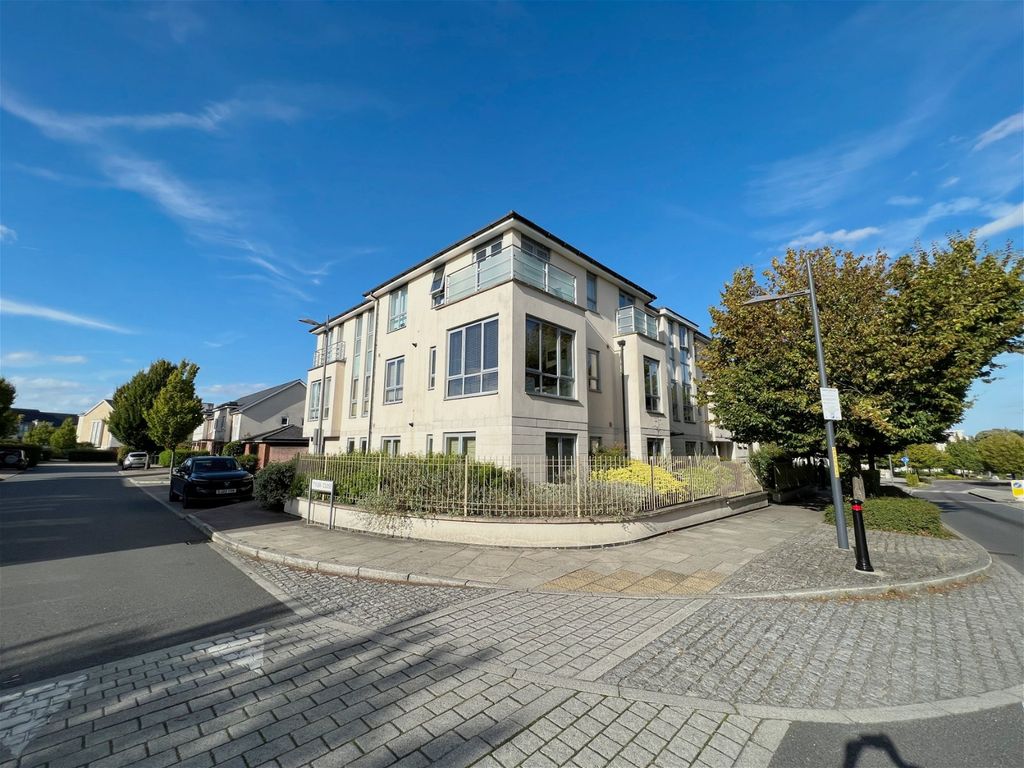 2 bed flat for sale in Springhead Parkway, Northfleet, Gravesend DA11