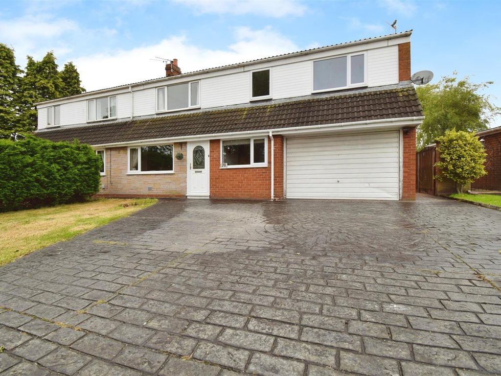 5 bed semidetached house for sale in Mardale Road, Longridge, Preston