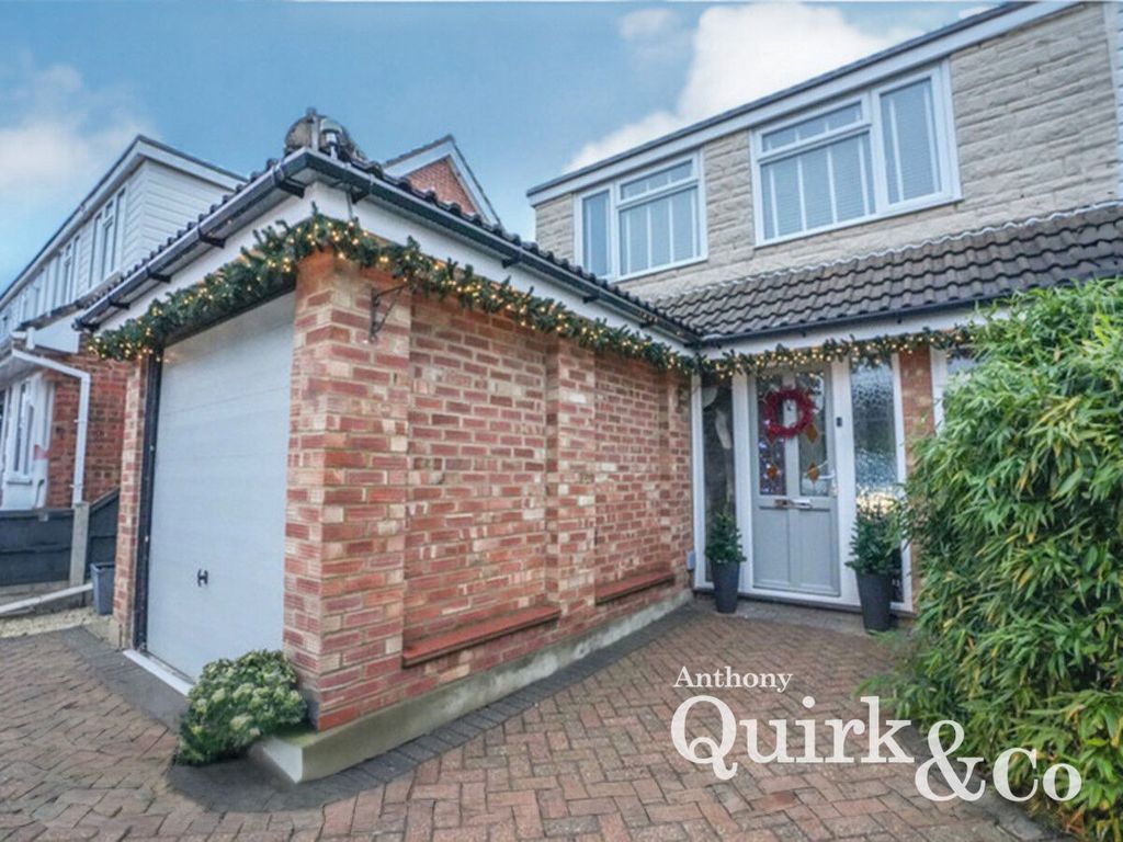 4 bed semidetached house for sale in Grove Road, Rayleigh SS6, £