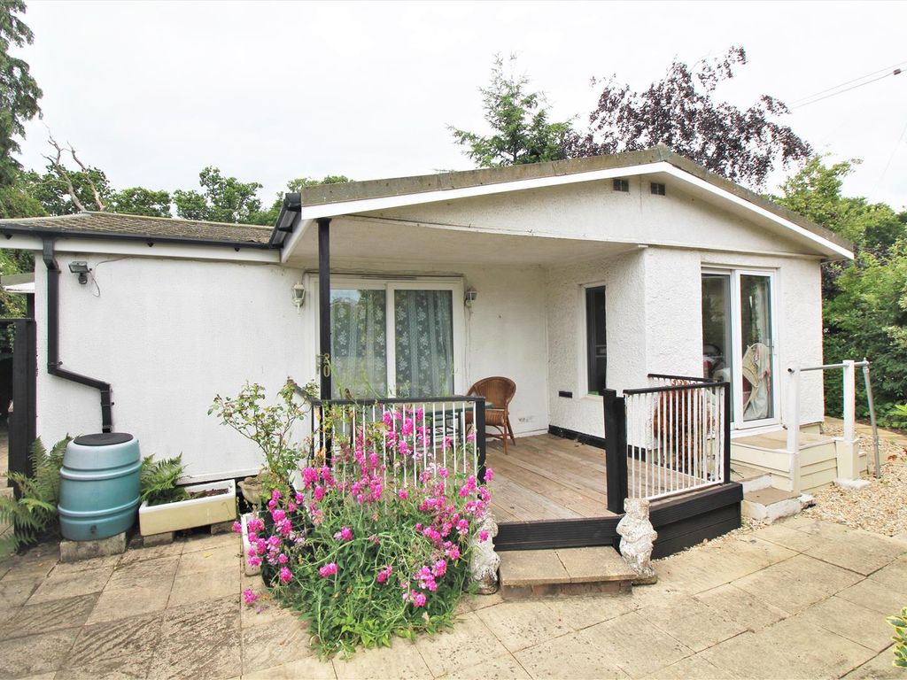 3 bed mobile/park home for sale in West End Road, Mortimer Common, Reading RG7, £120,000 Zoopla
