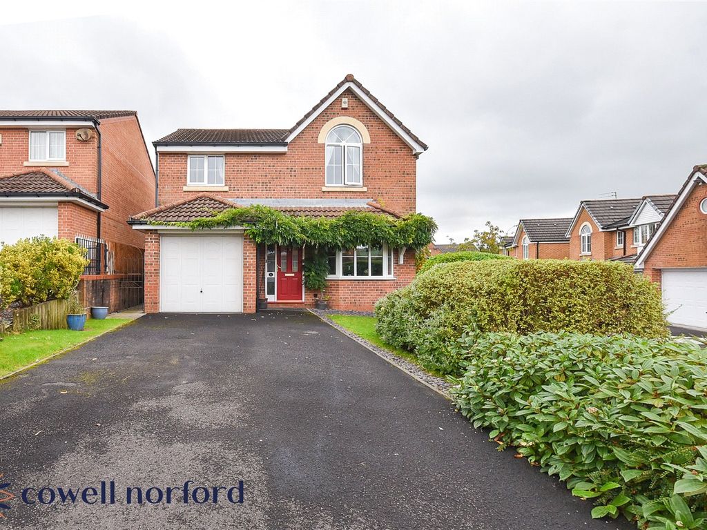 4 bed detached house for sale in Buckley Chase, Milnrow, Rochdale