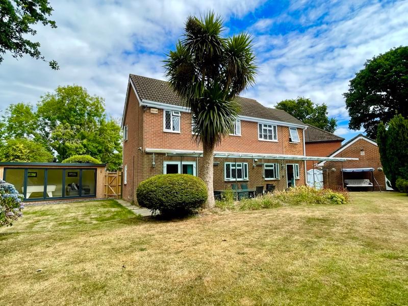 4 bed detached house for sale in Cogdean Close, Corfe Mullen BH21 Zoopla