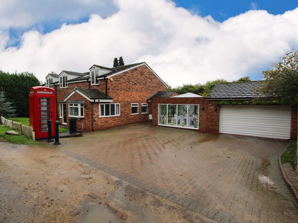 6 bed detached house for sale in Kingsbury Road, Curdworth, Sutton