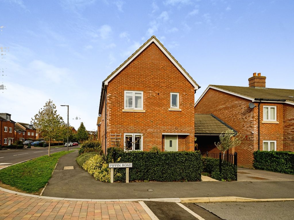 3 bed linkdetached house for sale in Pippin Road, Aylesbury HP18 Zoopla