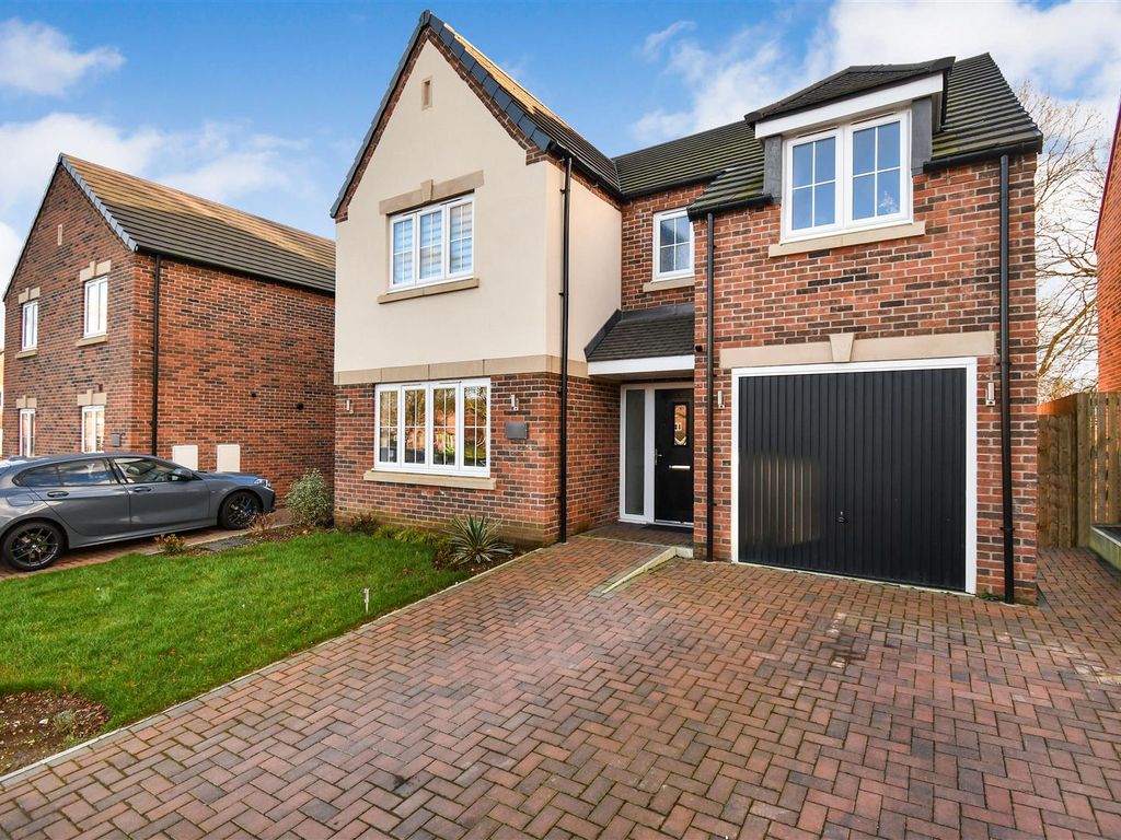 4 bed detached house for sale in Vickerman Close, Anlaby, Hull HU10, £