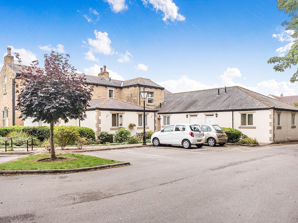 2 bed flat to rent in Lime Pit Lane, Stanley, Wakefield, West Yorkshire