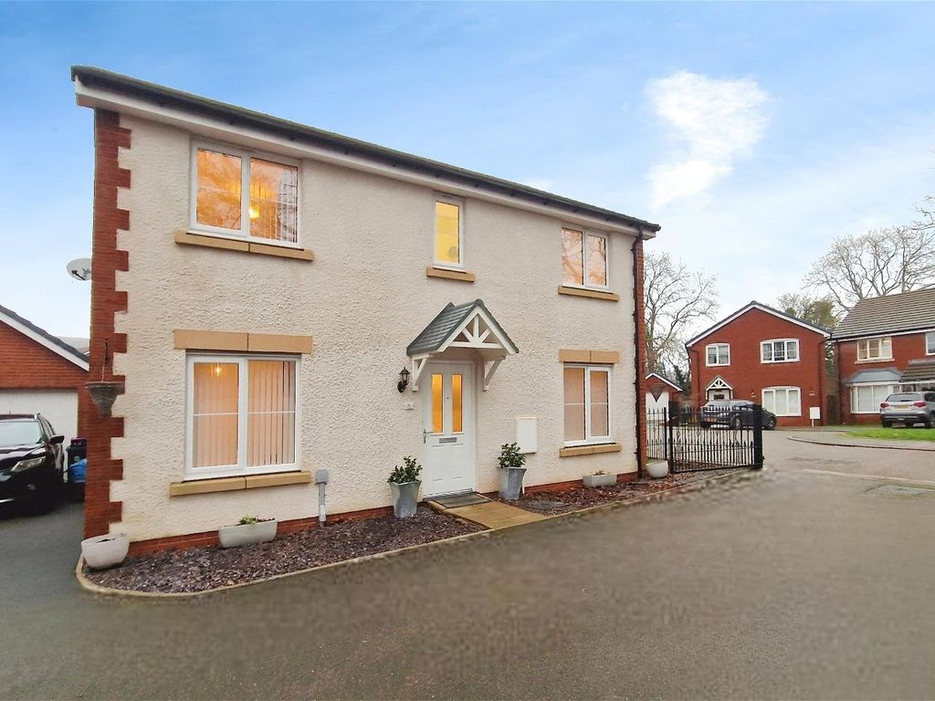 4 bed detached house for sale in Cwrt Celyn, St Dials, Cwmbran NP44, £