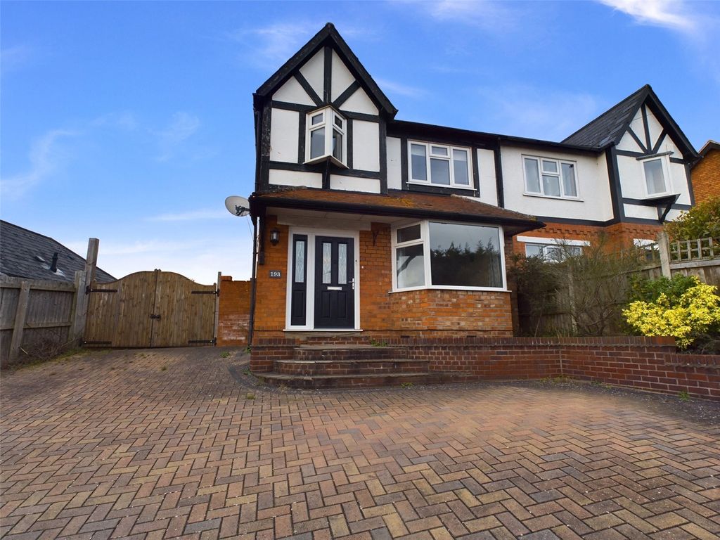 3 bed semidetached house for sale in Bilford Road, Worcester