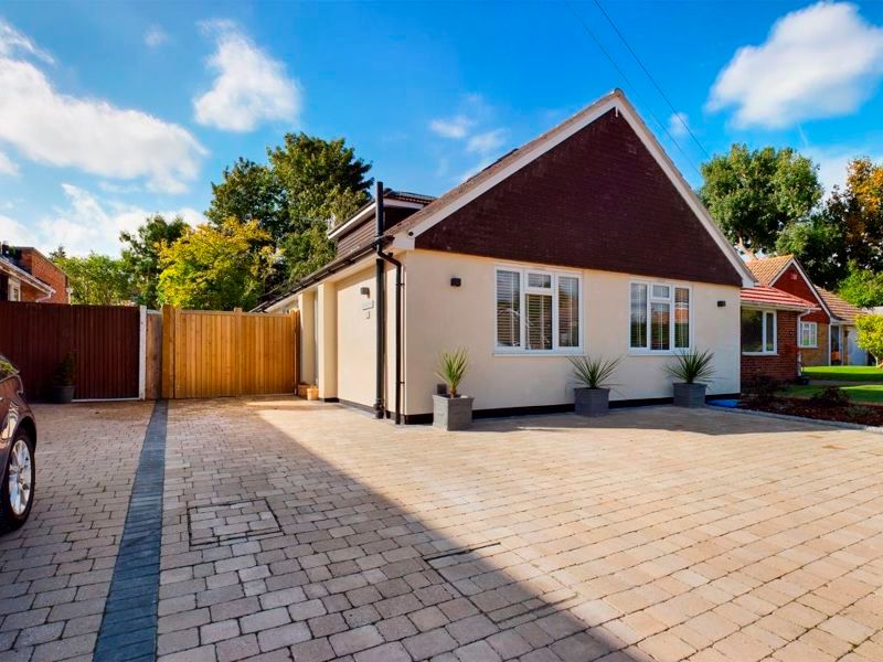 3 bed bungalow for sale in Salisbury Close, Tonbridge TN10 Zoopla