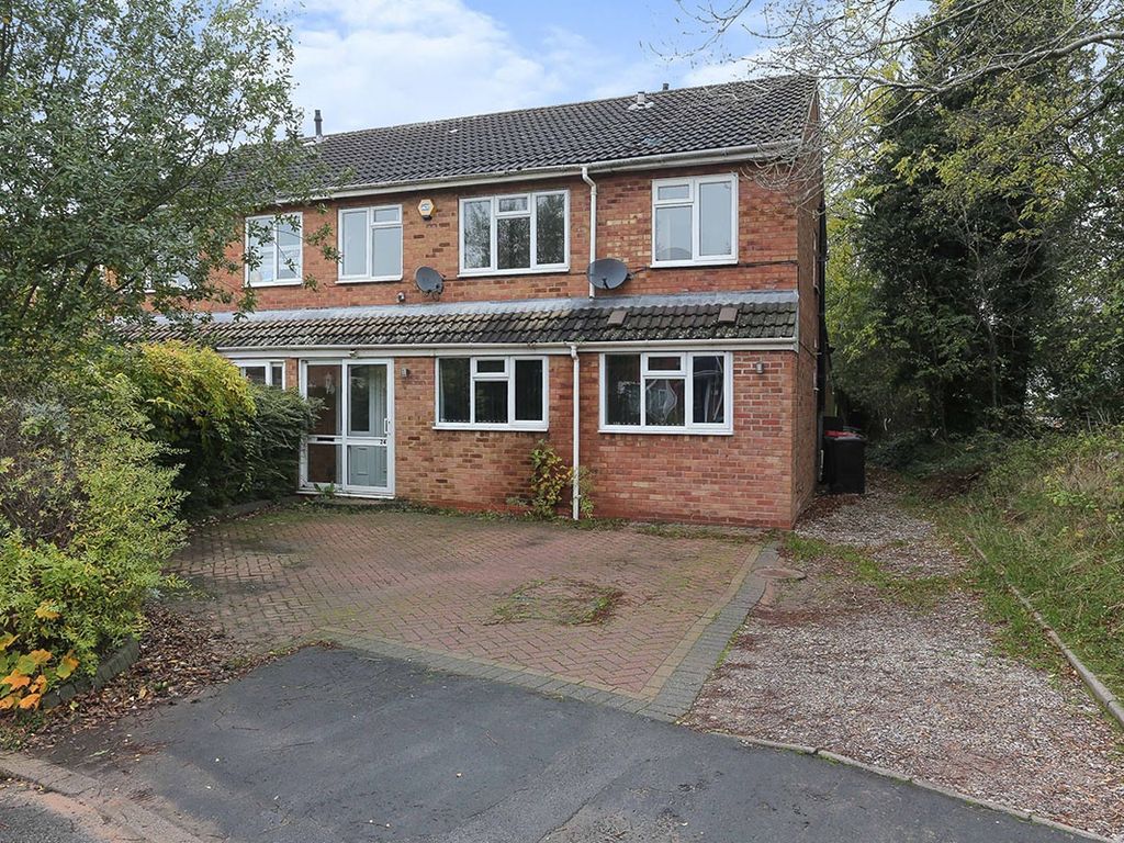 4 bed semidetached house for sale in Trajan Hill, Coleshill