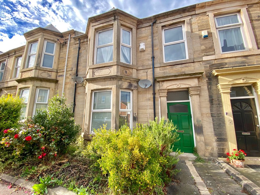 2 bed flat for sale in Exeter Street, Shipcote, Gateshead, Tyne & Wear