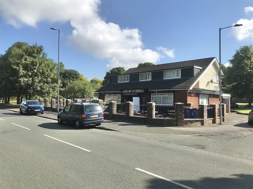 Fernclough Road, Manchester M9  