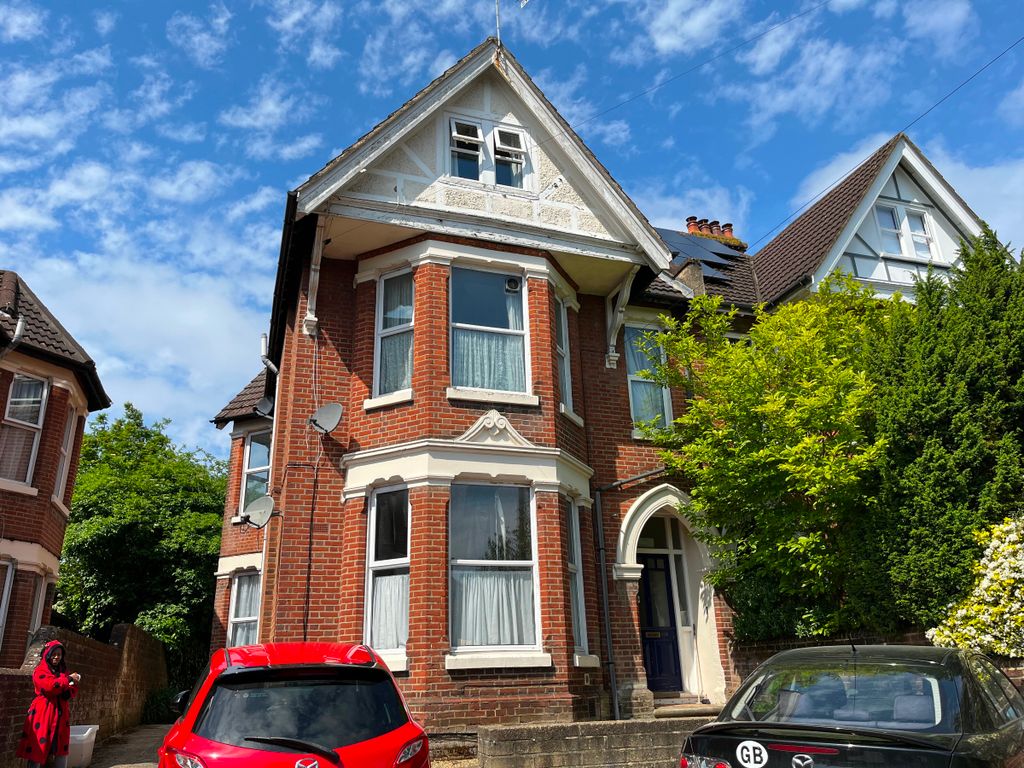 Studio to rent in Flat 1, Hill Lane, Southampton SO15 Zoopla