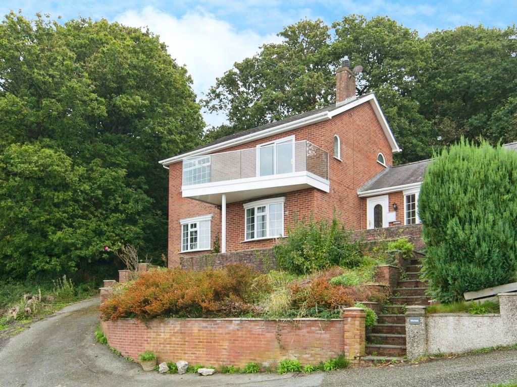 4 bed detached house for sale in Penybryn Road, Y Felinheli, Gwynedd