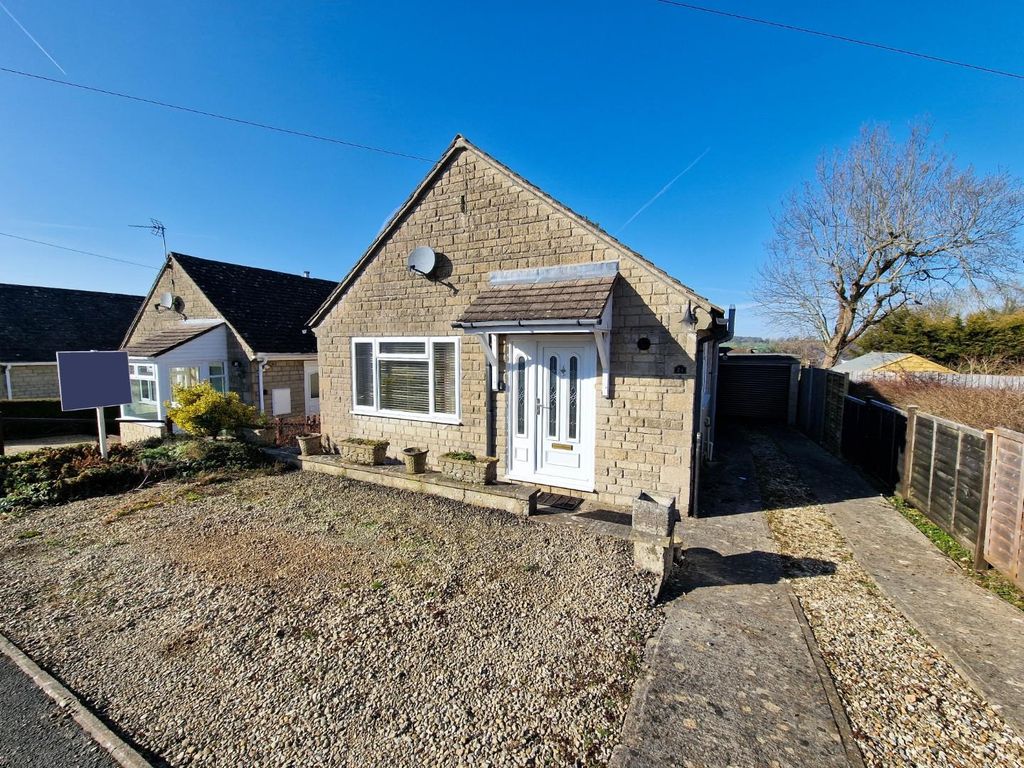2 bed detached bungalow for sale in Lypiatt View, Bussage, Stroud GL6