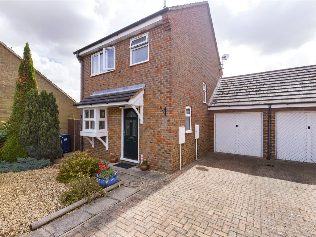 3 bed linkdetached house for sale in Orchard Close, Warboys