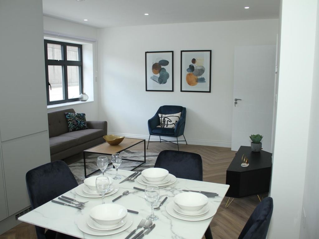 Oldfield Lane North, Greenford, Greater London UB6  