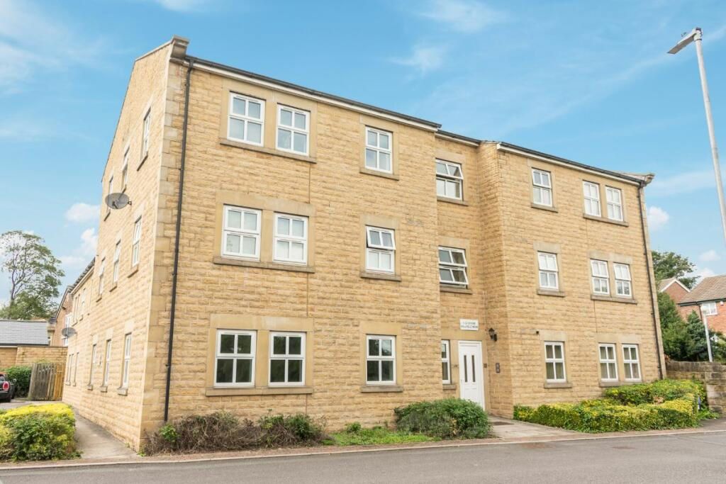 2 bed flat for sale in Wellfield Mews, Staincliffe, Dewsbury WF13, £