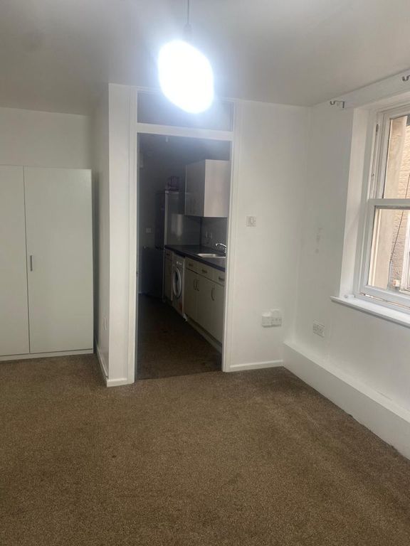 1 Bed Flat To Rent In Half Moon Street Huddersfield HD1 Zoopla 1-bed-flat-to-rent-in-half-moon-street-huddersfield-hd1-zoopla