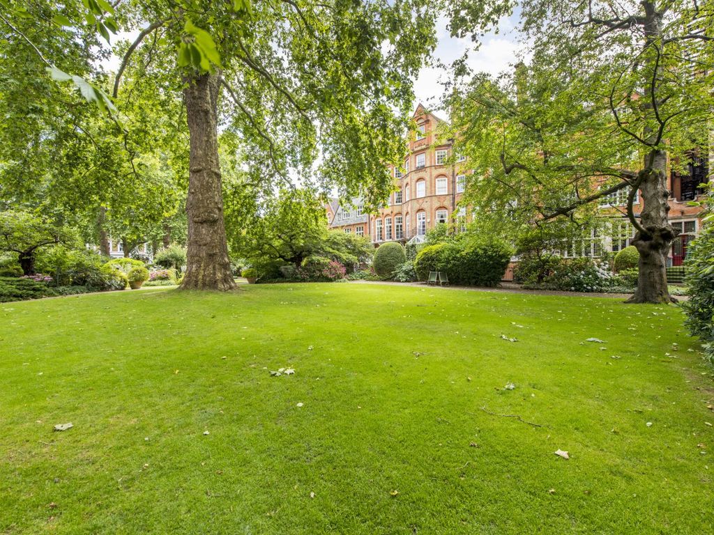 Collingham Gardens, South Kensington SW5  