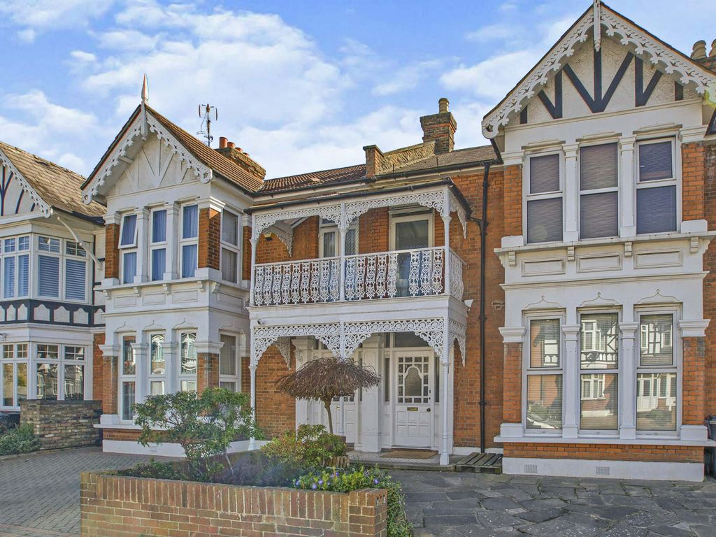4 bed terraced house for sale in Clarendon Gardens, Cranbrook, Ilford