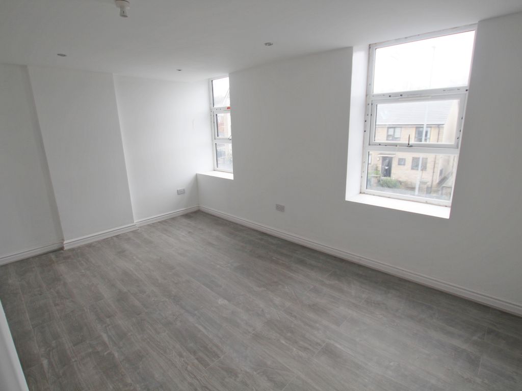 1 bed flat to rent in Blackburn Road, Oswaldtwistle, Accrington BB5