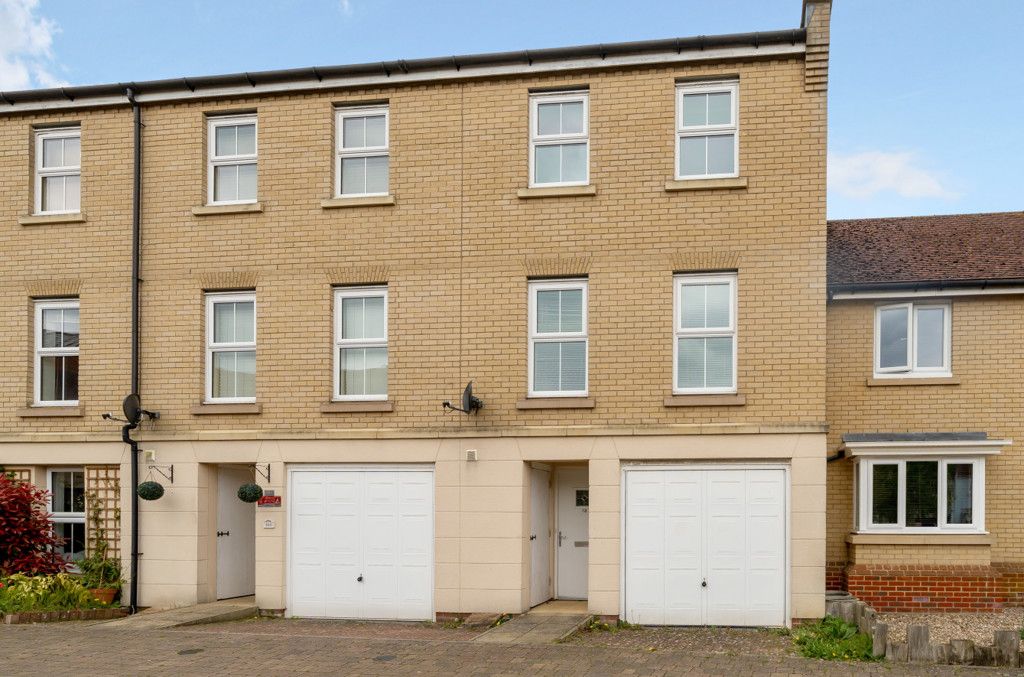 3 bed end terrace house for sale in Mortimer Way, Witham, Essex CM8