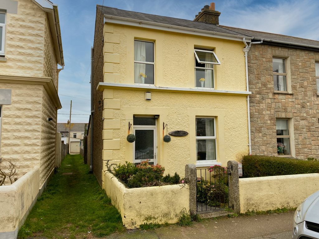 2 bed end terrace house for sale in Dolcoath Avenue, Camborne TR14 Zoopla