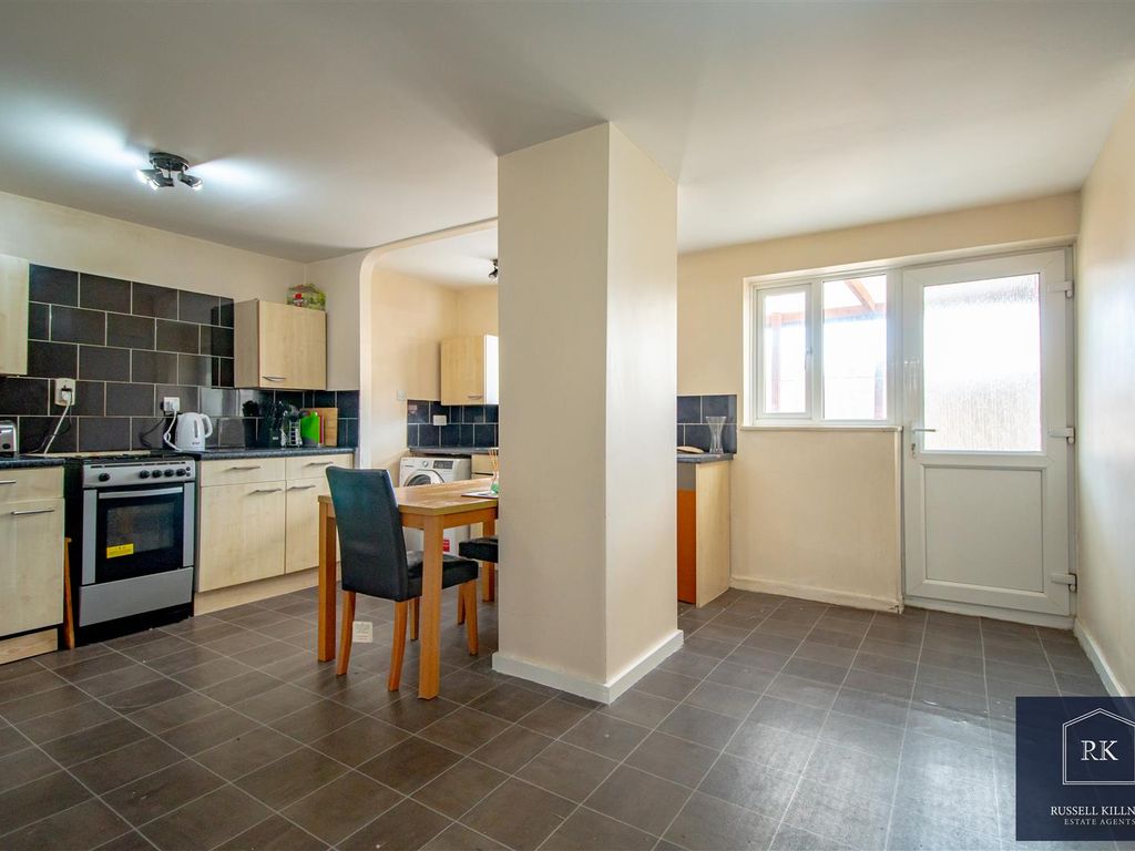 3 bed end terrace house for sale in Sandfields Road, Eynesbury, St