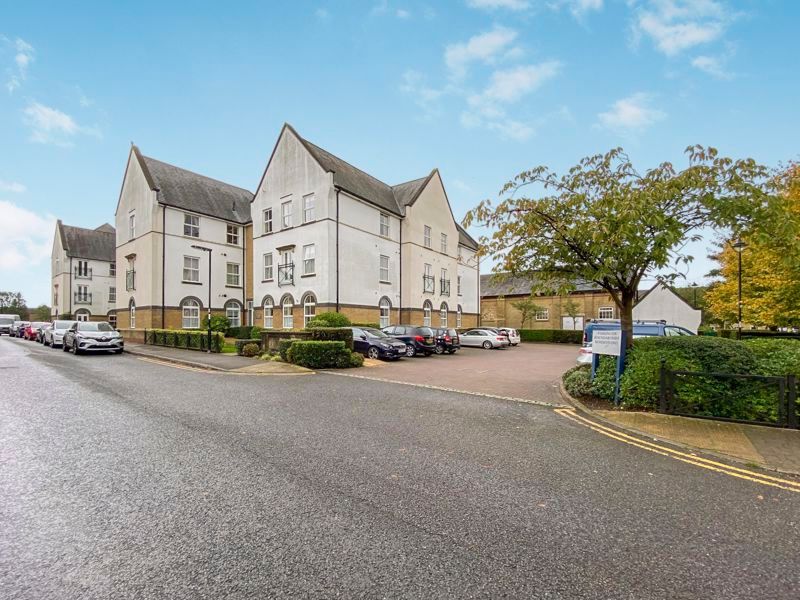 2 bed property for sale in Coldstream Road, The Village, Caterham CR3, £425,000 Zoopla