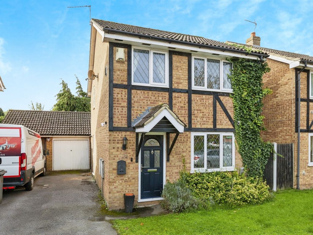 3 bed detached house for sale in Ingleside, Colnbrook, Slough SL3, £