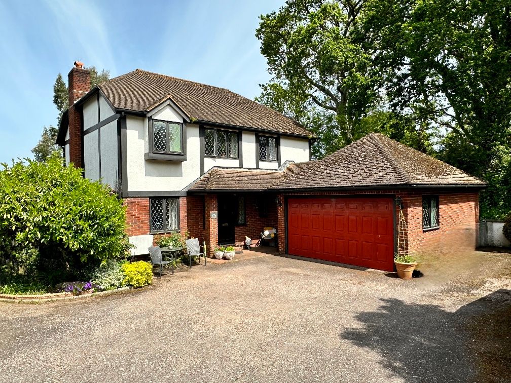 4 bed detached house for sale in Drakes Avenue, Exmouth EX8, £565,000