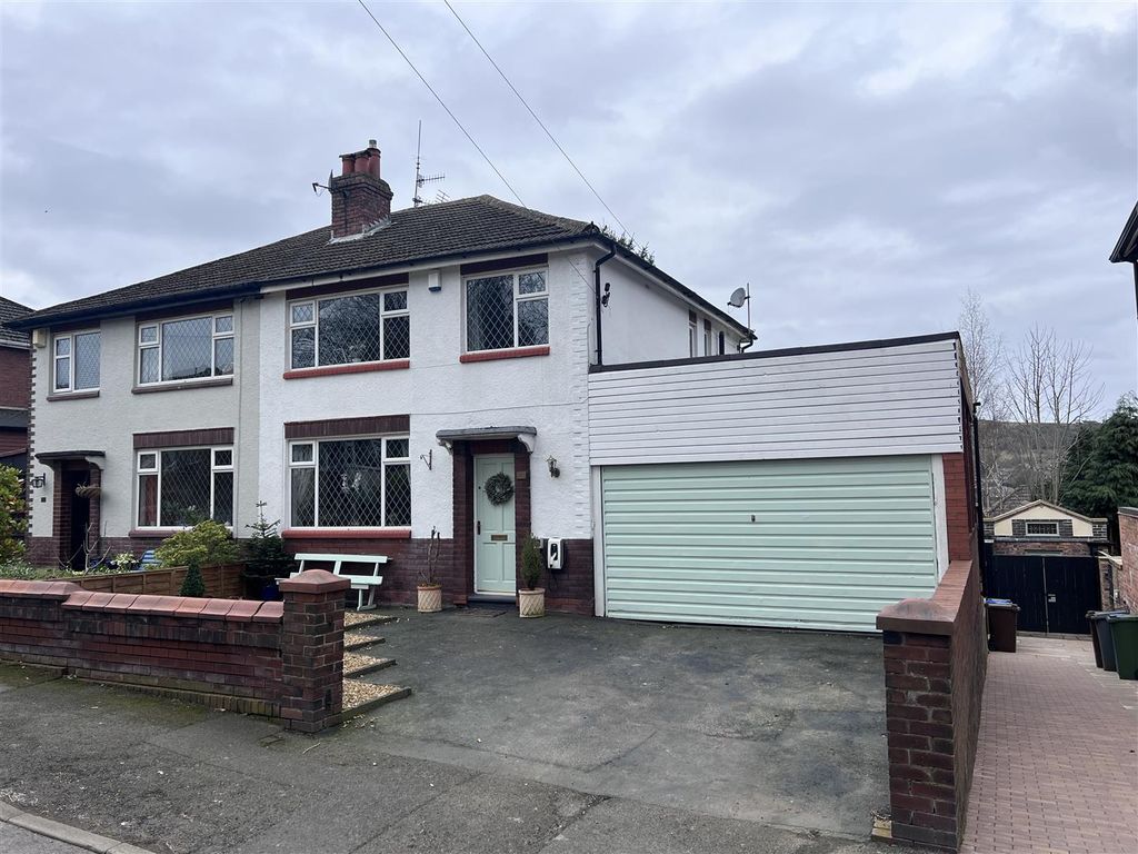3 bed semidetached house for sale in Cemetery Road, Mossley, Ashton