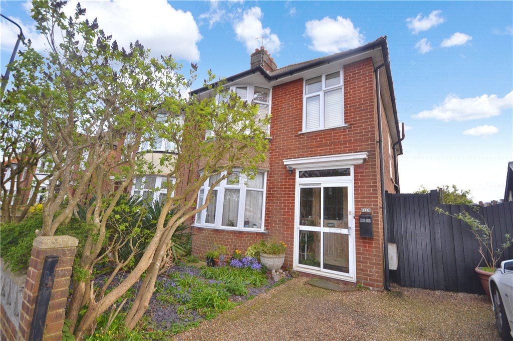 3 bed semidetached house for sale in Barton Road, Felixstowe, Suffolk