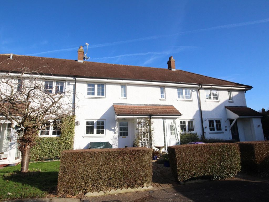 2 bed terraced house for sale in Rudham Grove, Letchworth Garden City