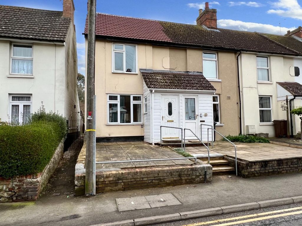 2 bed end terrace house for sale in Beaver Road, Ashford TN23 Zoopla