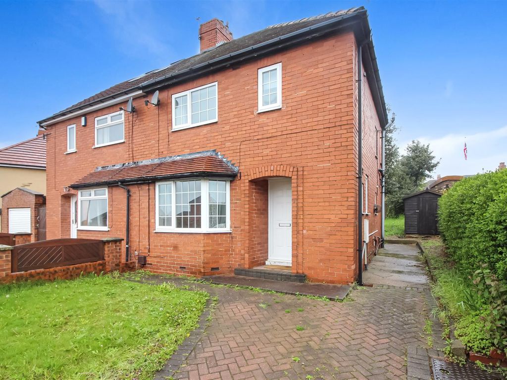 3 bed semidetached house for sale in Neville Grove, Swillington, Leeds