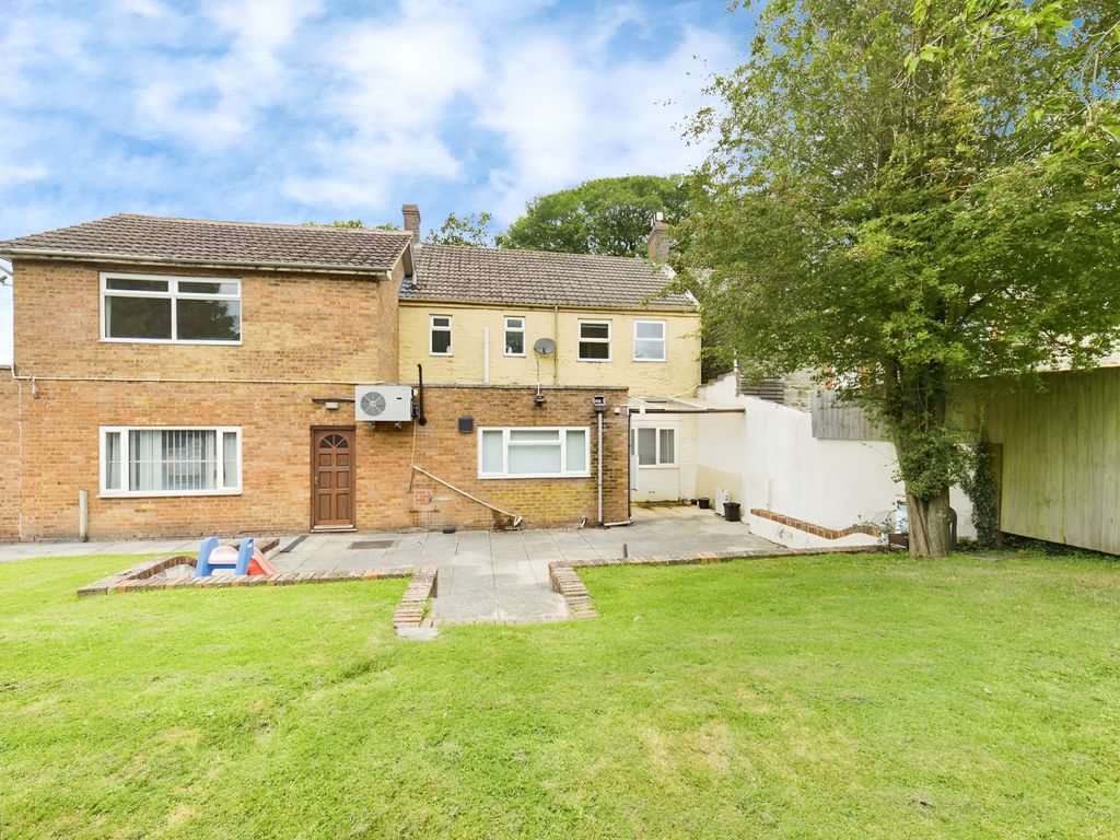 5 bed property to rent in High Street, Bream, Lydney GL15, £1,200 pcm