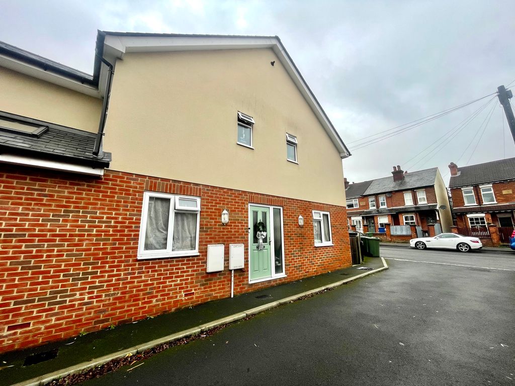 House For Sale Holly Road Aldershot at Maria blog