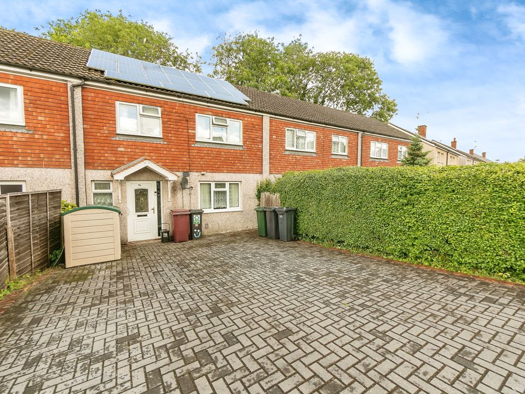 3 bed terraced house for sale in Teviot Road, Reading RG30, £235,000