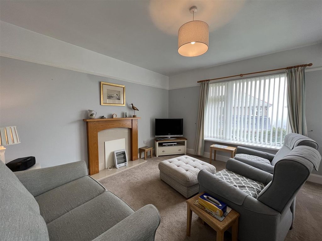 2 bed detached bungalow to rent in Lariggan Crescent, Penzance TR18